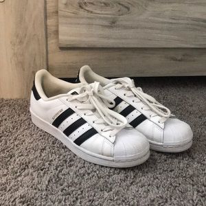 Adidas shell toes  woman’s size 6 or kids 4 1/2
